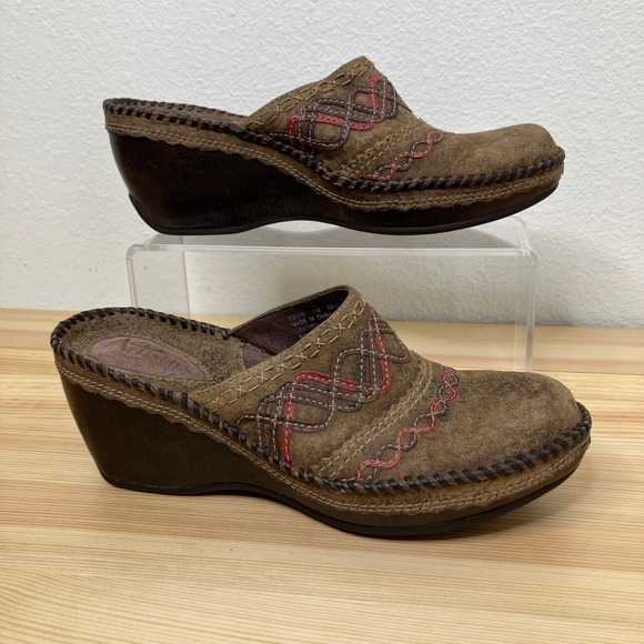 Clarks Shoes - Clarks Artisan Mules Clogs Shoes Y2K Women 7M Brown Leather Embroidered Comfort